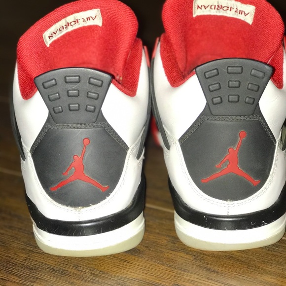 Air Jordan 4 Retro Fire Red - Picture 3 of 8